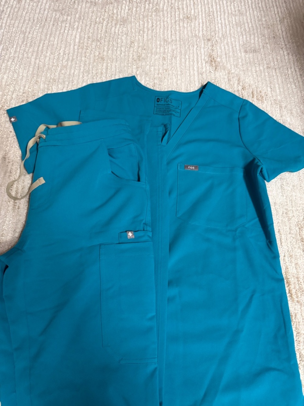 FIGS Teal V-Neck Scrub Top and Pants - Vibrant Teal